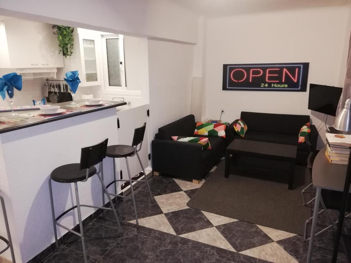 Ellanikou Apartment In Pankrati Vipgreece Atina Dış mekan fotoğraf