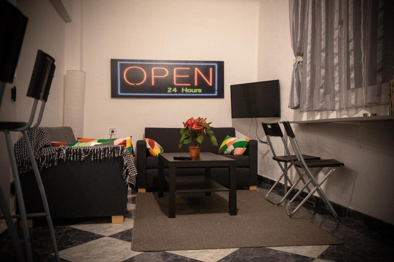 Ellanikou Apartment In Pankrati Vipgreece Atina Dış mekan fotoğraf